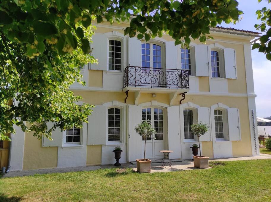 Grand Gite Avec Piscine Maison Port Valade Tabanac المظهر الخارجي الصورة